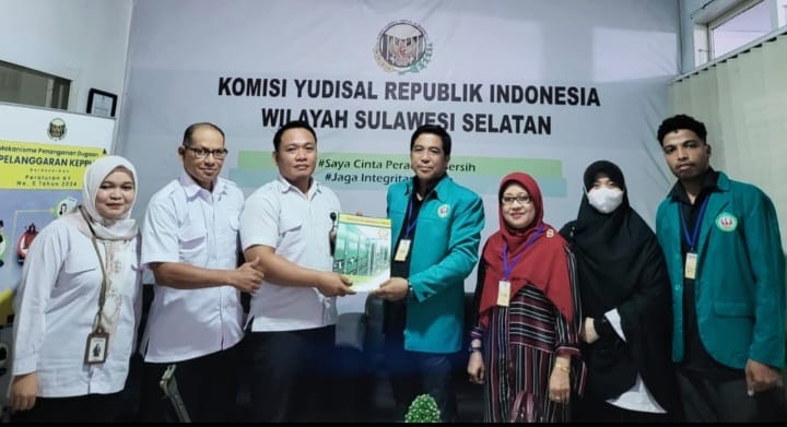 Fakultas Hukum UIT Makassar Gandeng Komisi Yudisial Sulsel, Kenalkan MABA pada Dunia Peradilan